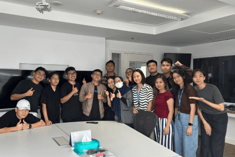 Associate UX Engineer Web & Android media 4