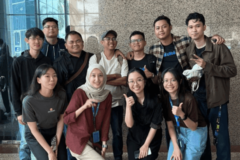 Associate UX Engineer Web & Android media 6